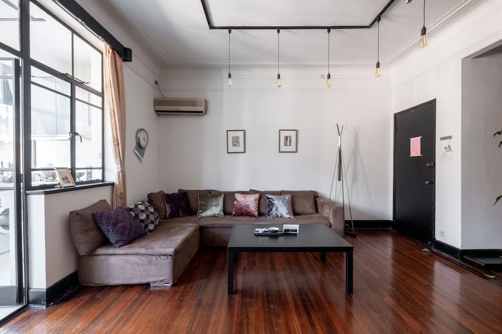 Photo of Livingroom in Jing'an
