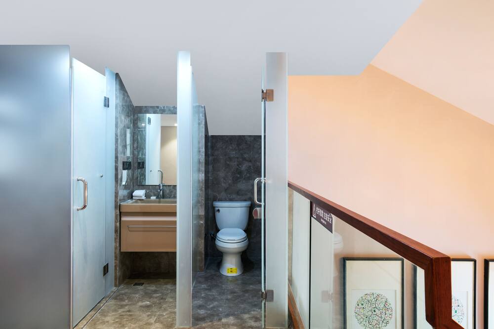 Photo of Bathroom in Deqing County