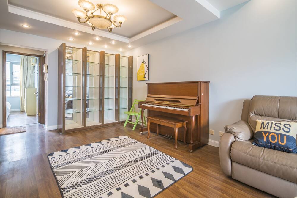 Photo of Livingroom in Downtown Shanghai