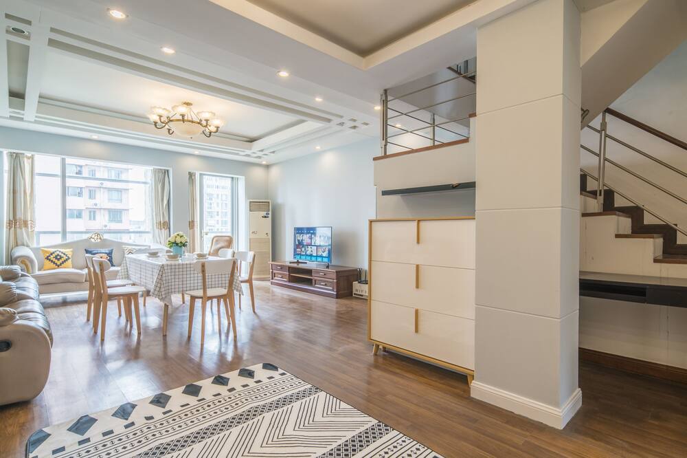 Photo of Livingroom in Downtown Shanghai