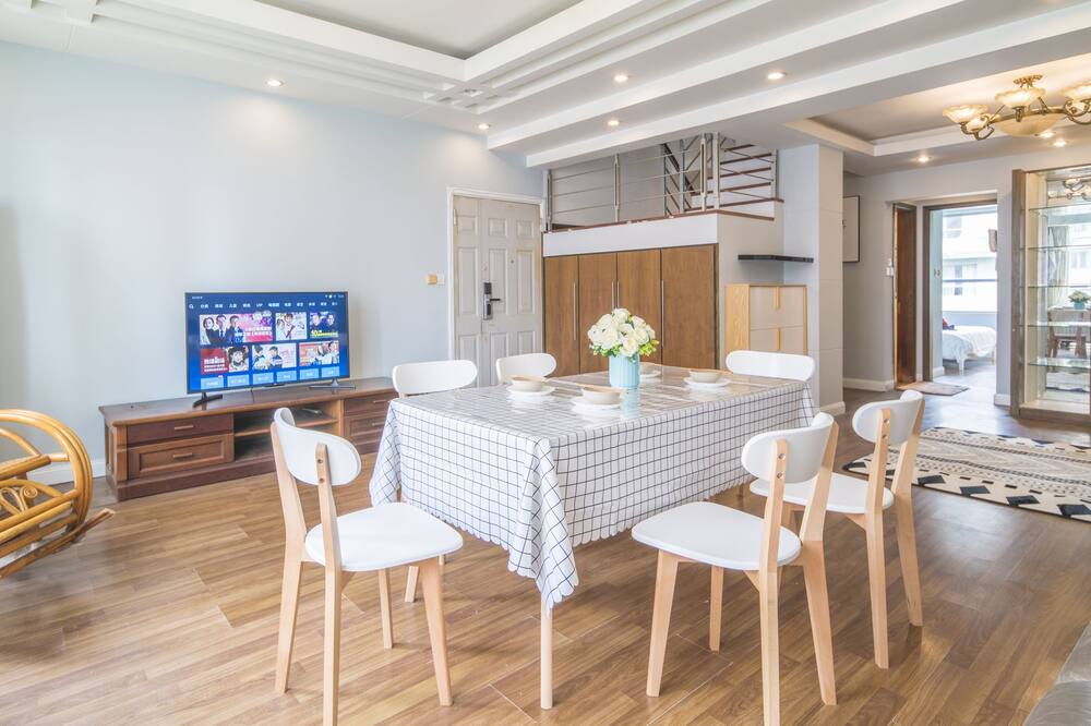 Photo of Livingroom in Downtown Shanghai