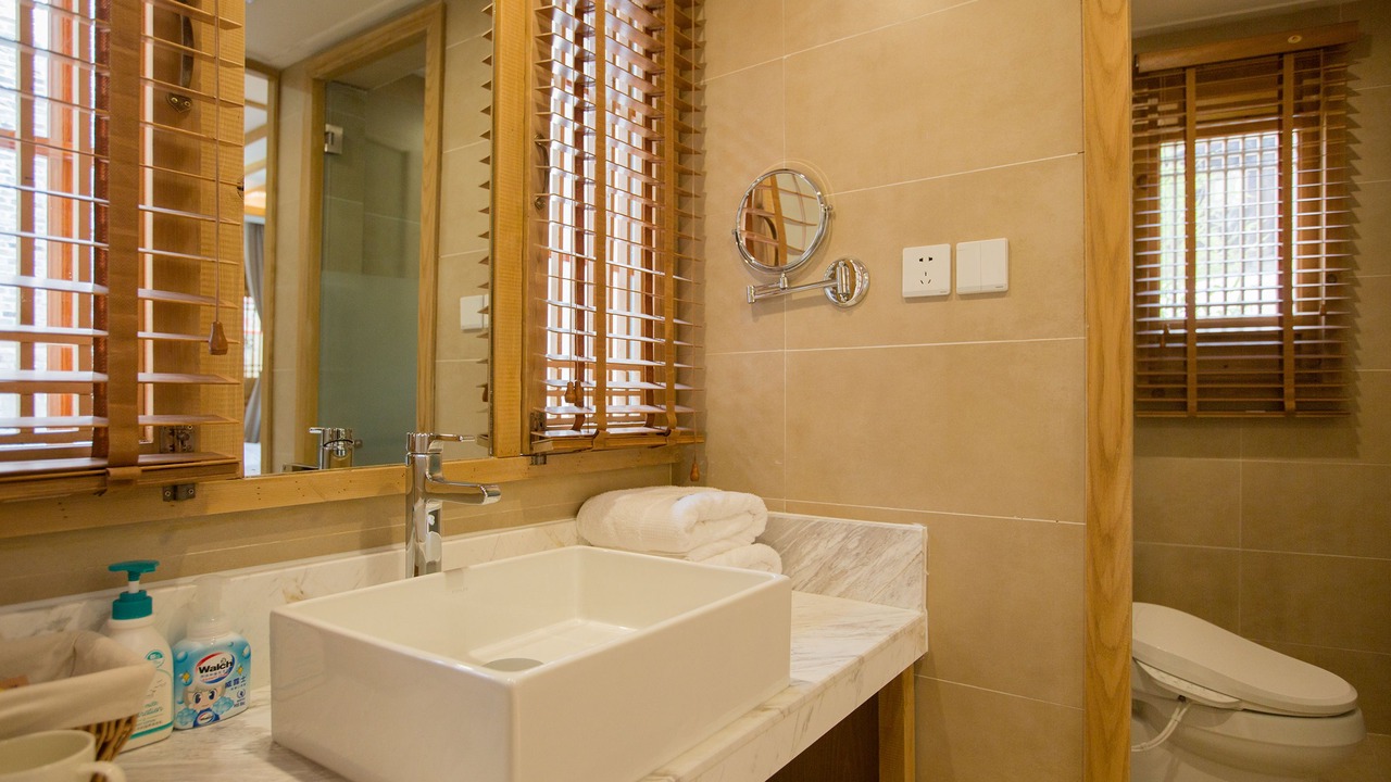 Photo of Bathroom in Dayan Old Town
