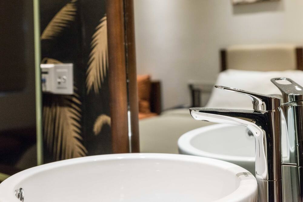 Photo of Bathroom in Guangling Qu