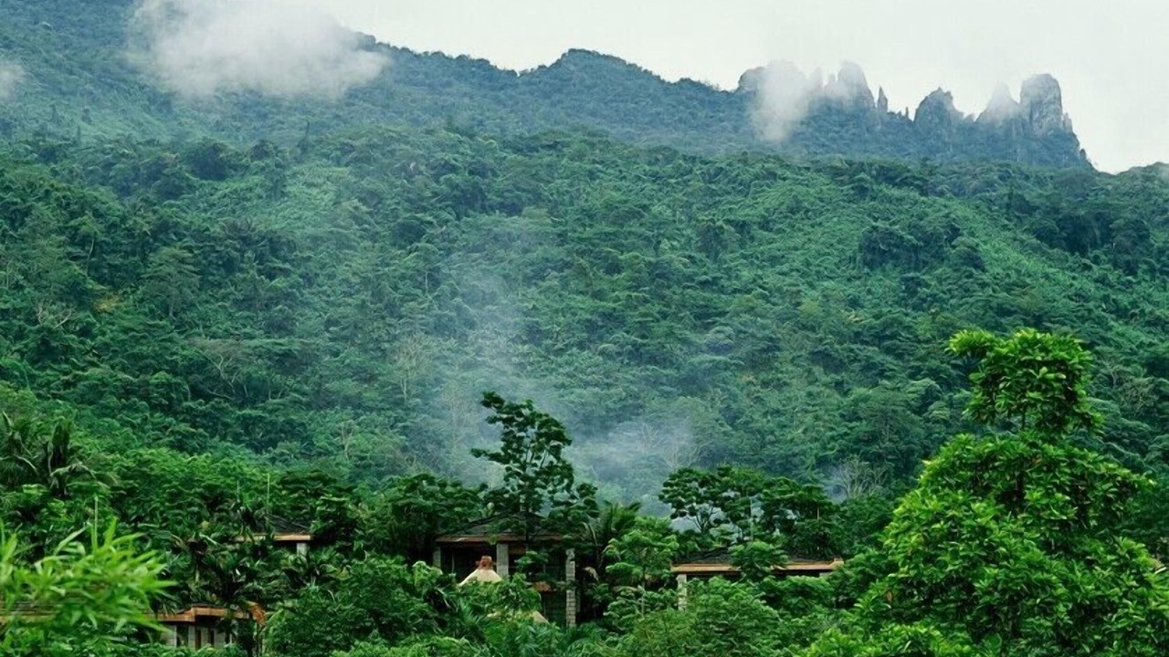 Photo of Outdoor in Baoting Li and Miao Autonomous County