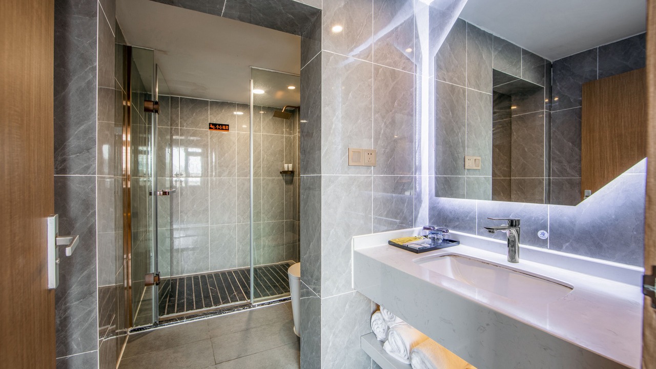 Photo of Bathroom in Fenghuang