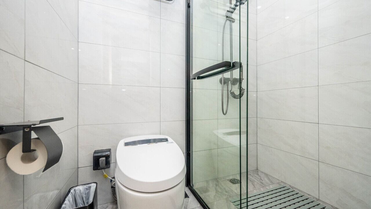 Photo of Bathroom in Changshou Road