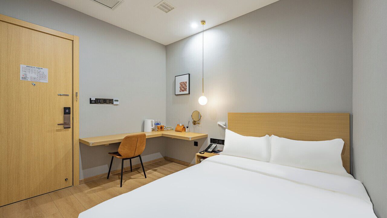 Photo of Bedroom in Changshou Road