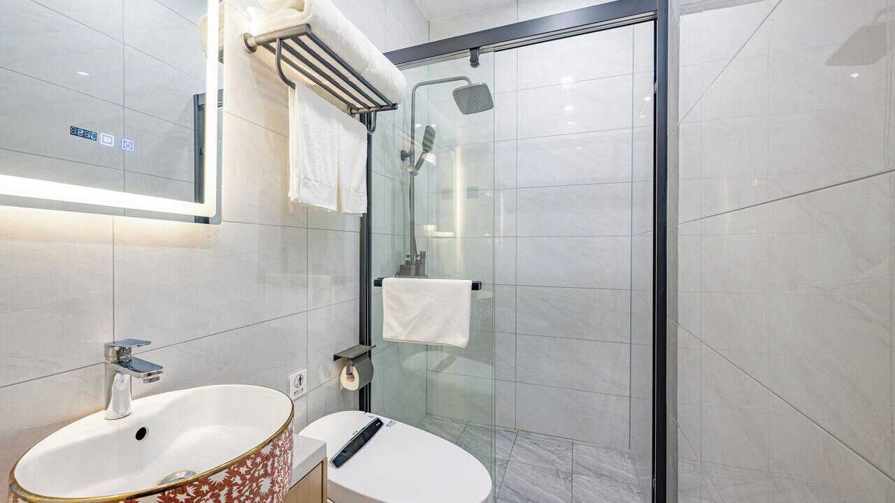 Photo of Bathroom in Changshou Road