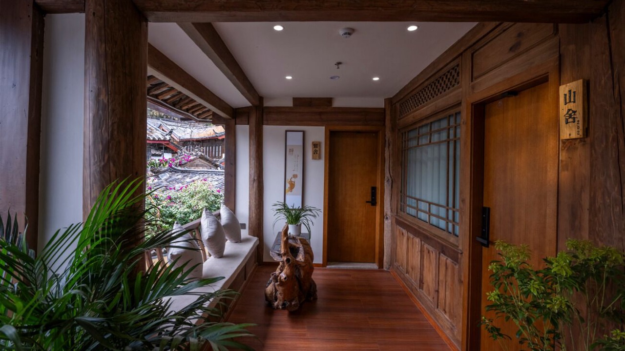 Photo of Patio Balcony in Dayan Old Town