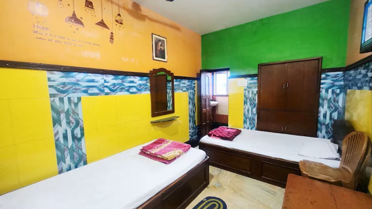 Photo of Bedroom in Sealdah