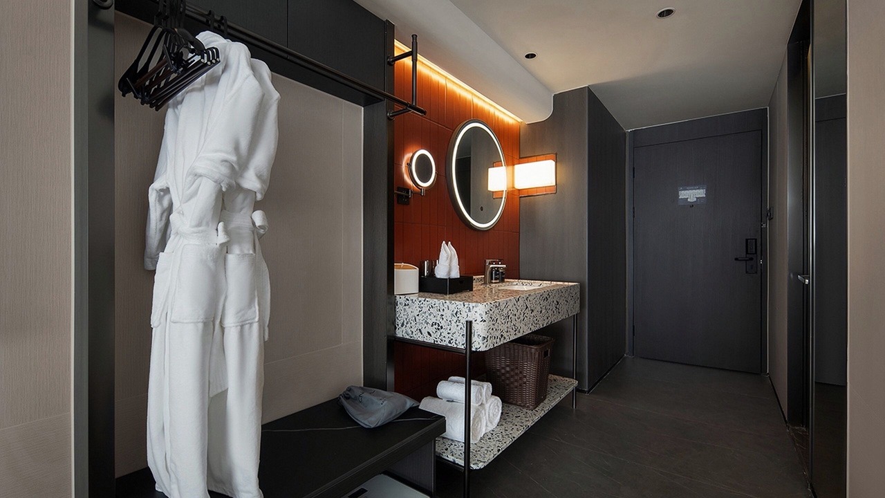 Photo of Bathroom in East Huanshi Road