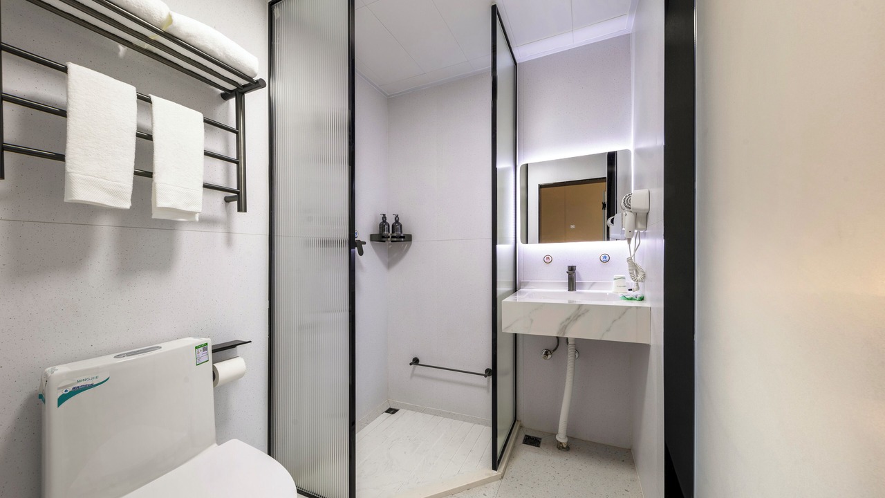 Photo of Bathroom in Lougang
