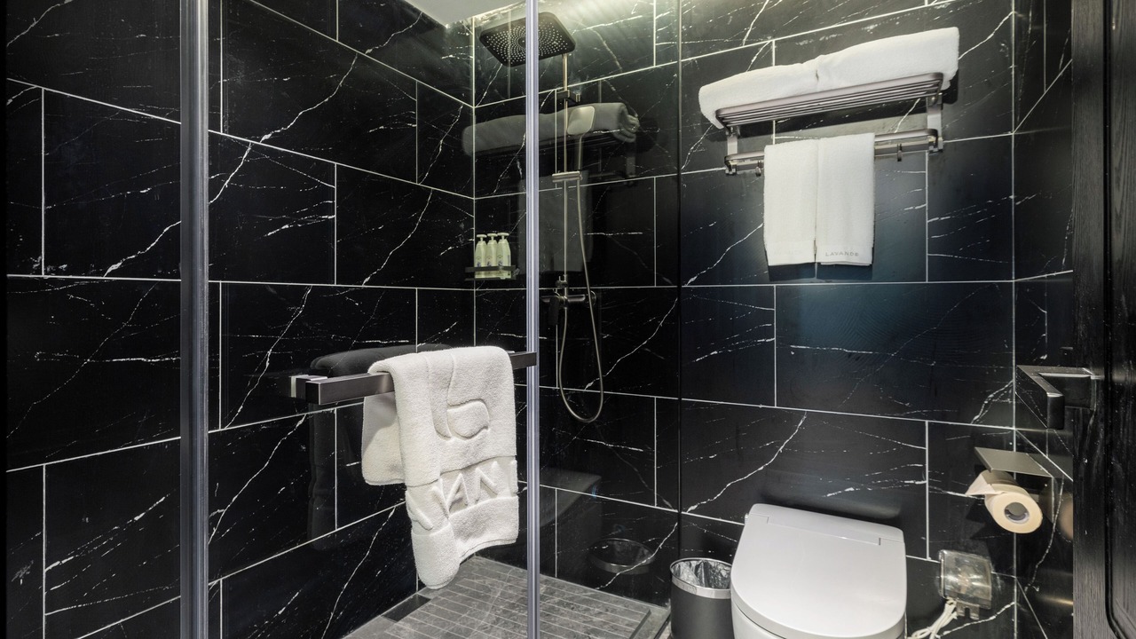 Photo of Bathroom in Tianhe Center