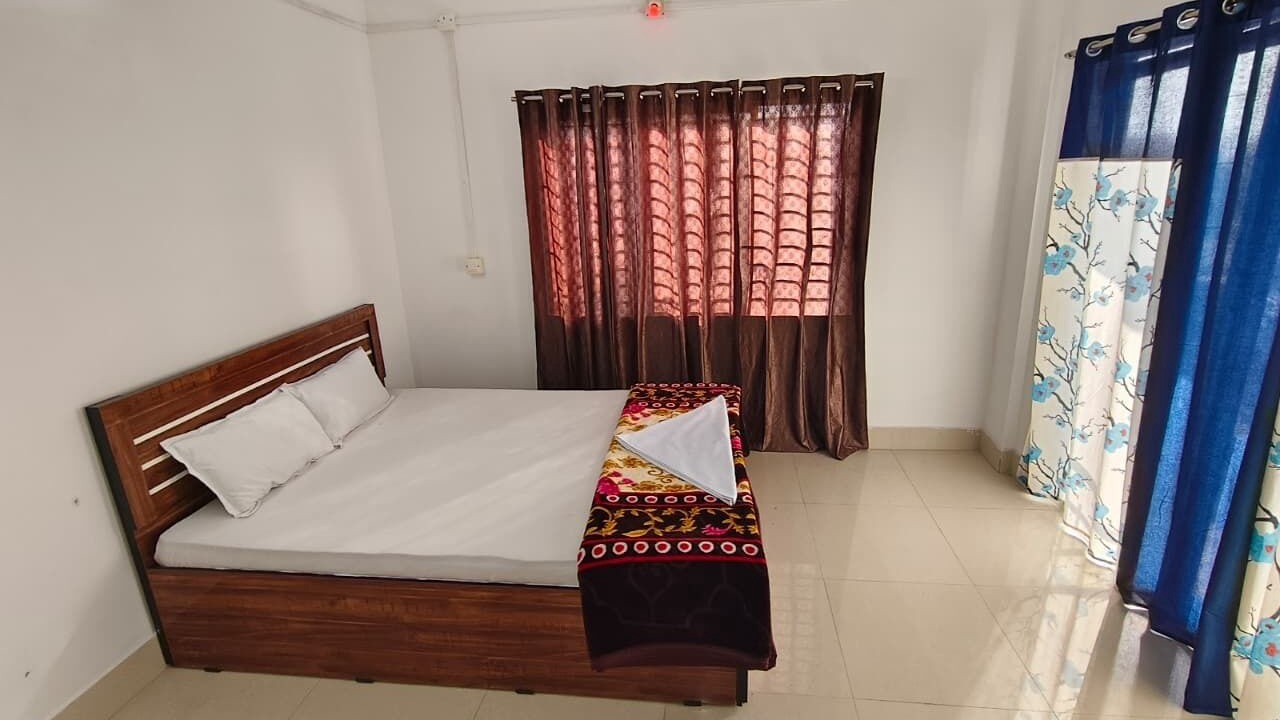 Photo of Bedroom in Sualkuchi