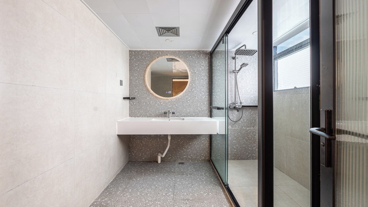 Photo of Bathroom in Beijing Road