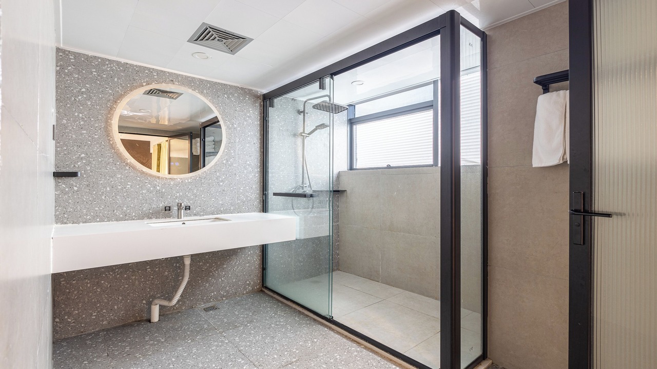 Photo of Bathroom in Beijing Road