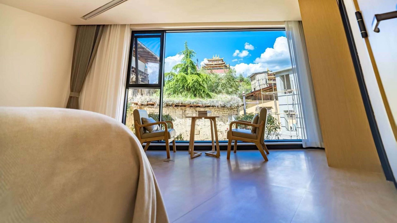 Photo of Bedroom in Shangri-La