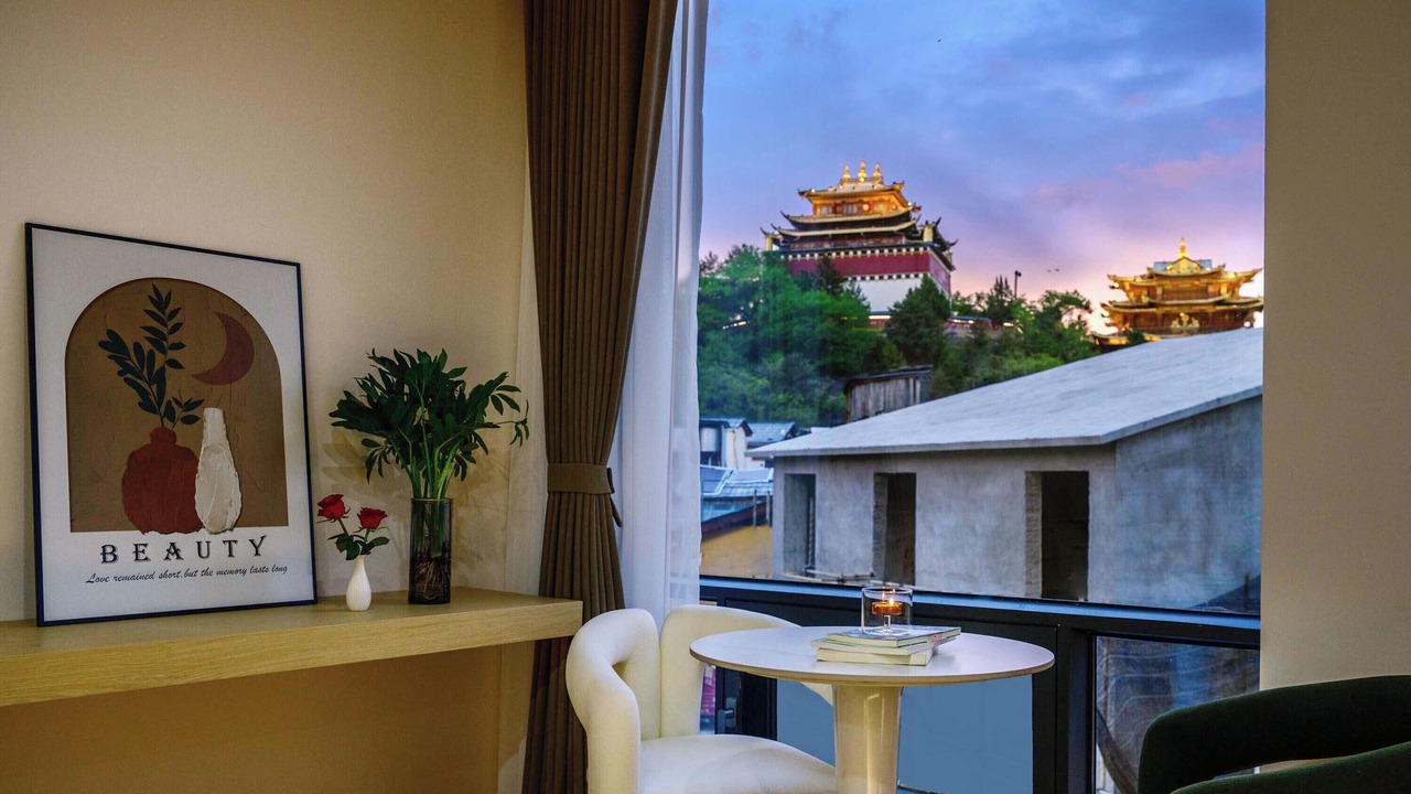 Photo of Bedroom in Shangri-La