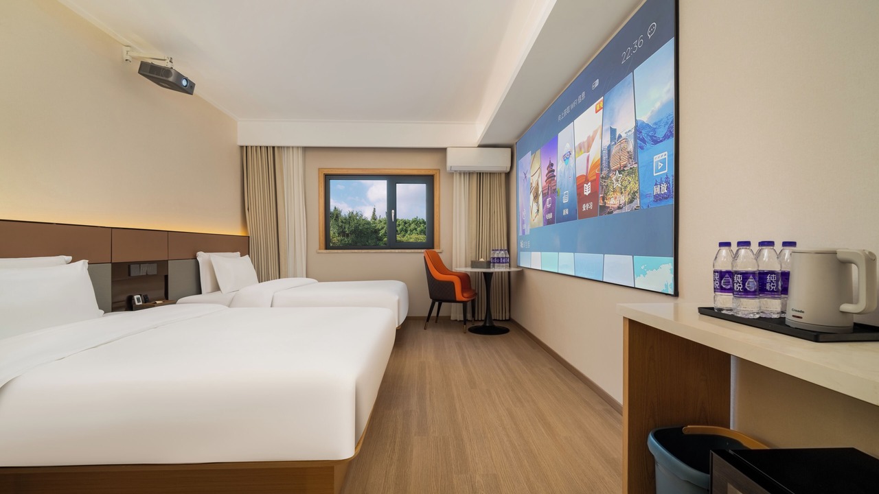 Photo of Bedroom in Downtown Hangzhou