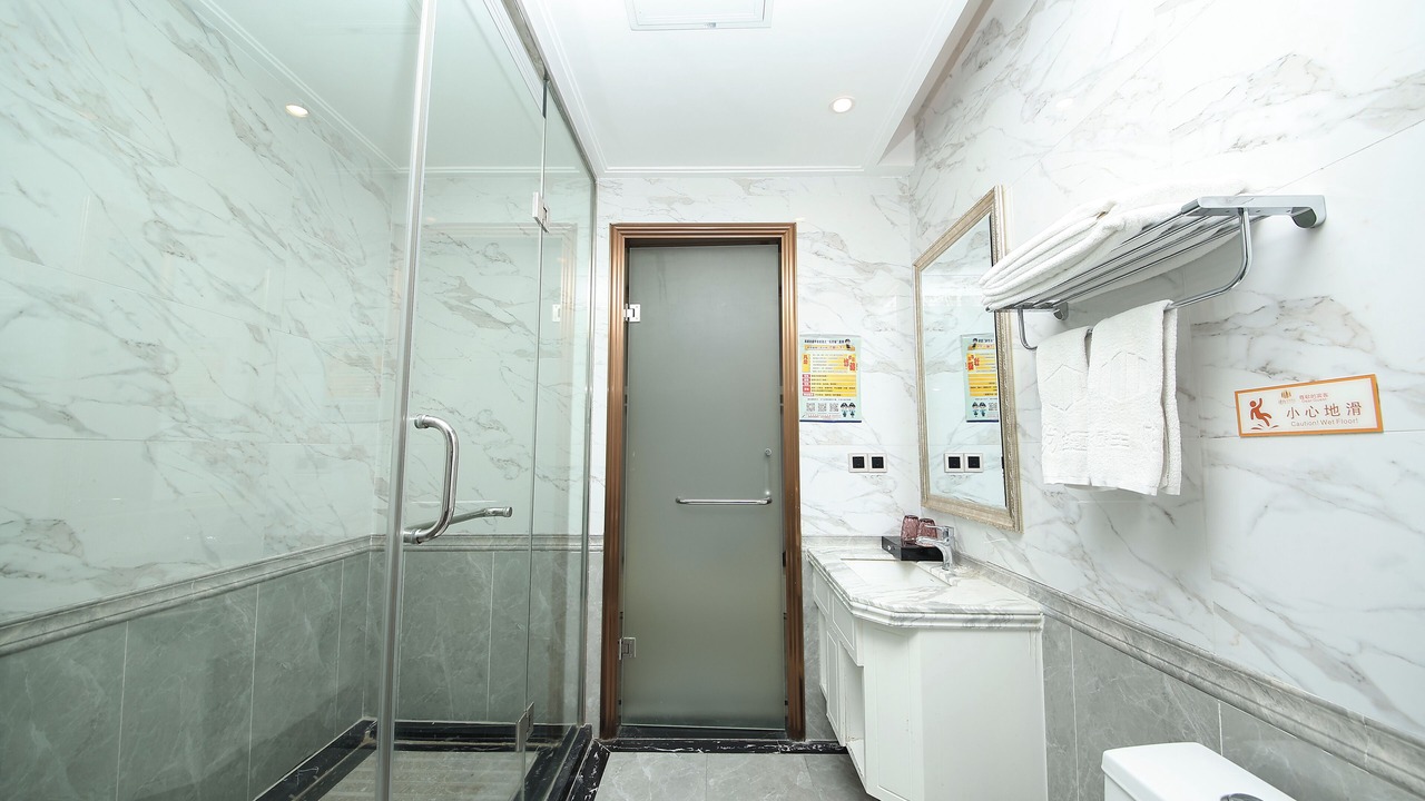 Photo of Bathroom in Longhua District