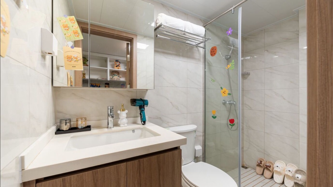 Photo of Bathroom in Xiangzhou District
