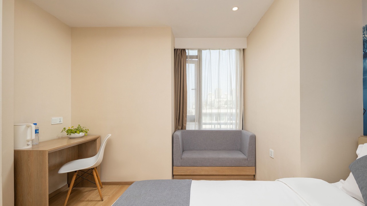 Photo of Bedroom in Downtown Hangzhou