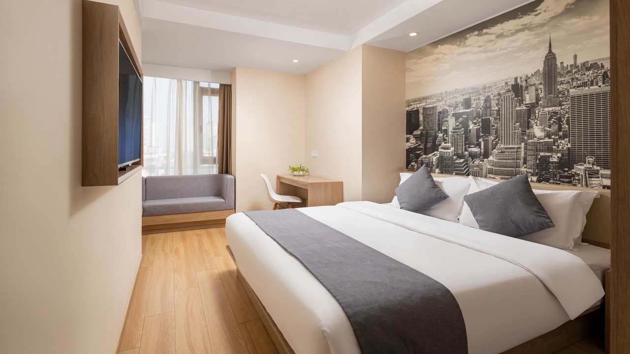 Photo of Bedroom in Downtown Hangzhou