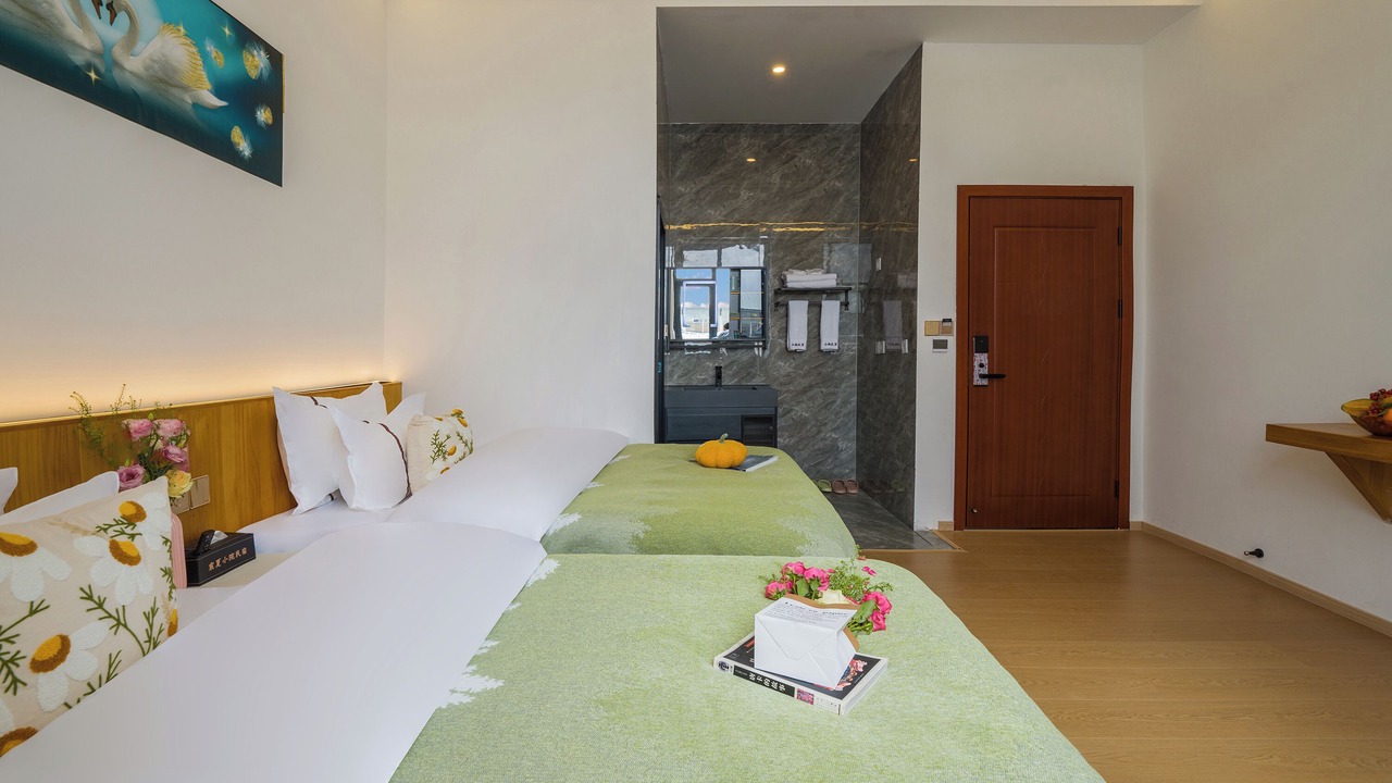 Photo of Bedroom in Shangri-La