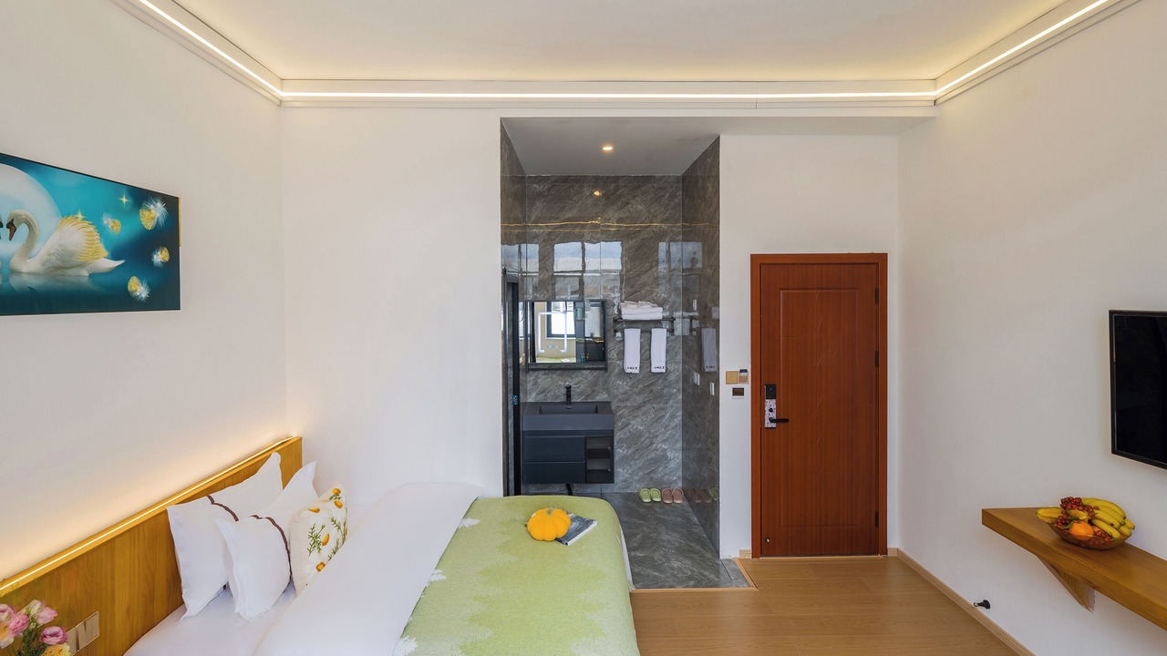 Photo of Bedroom in Shangri-La