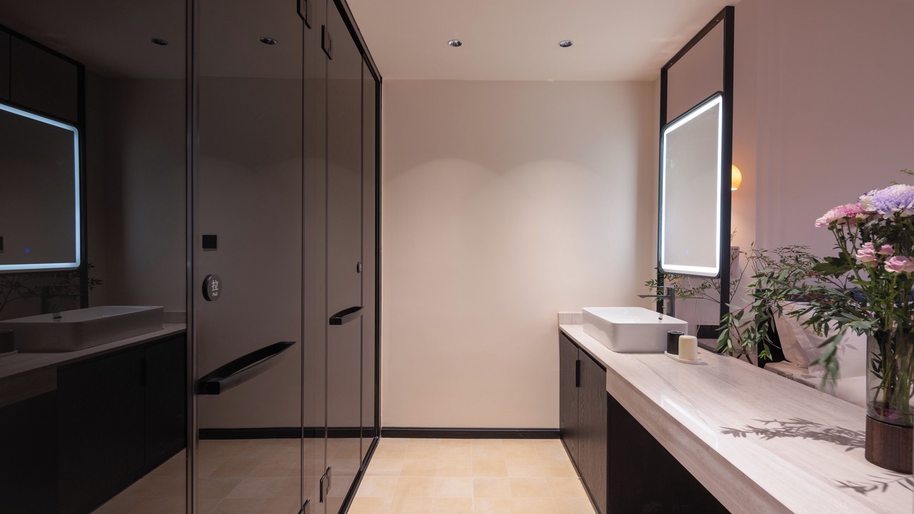 Photo of Bathroom in Shangri-La