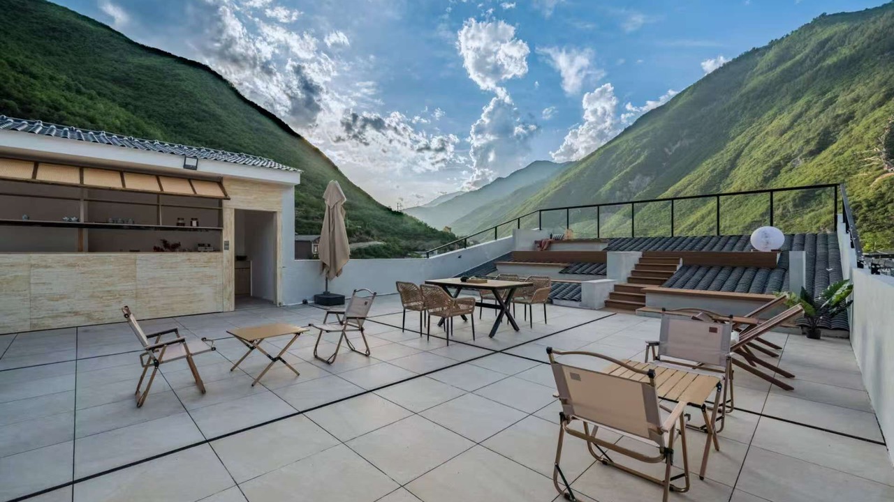 Photo of Patio Balcony in Jiuzhaigou