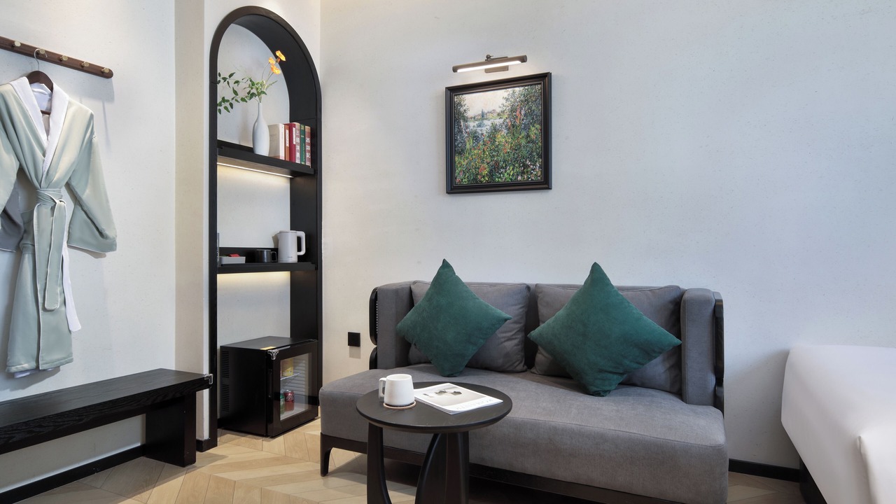 Photo of Bedroom in Ten Mile Gallery