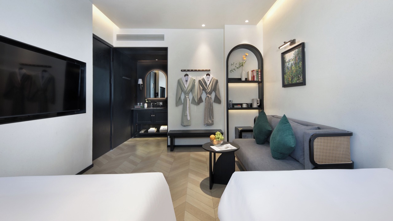 Photo of Bedroom in Ten Mile Gallery
