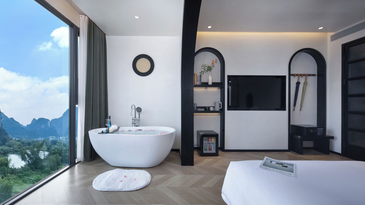 Photo of Bedroom in Ten Mile Gallery