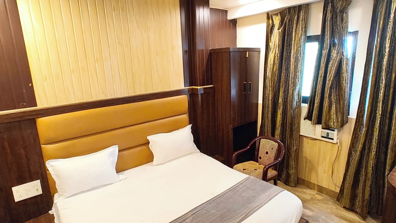 Photo of Bedroom in Charbagh