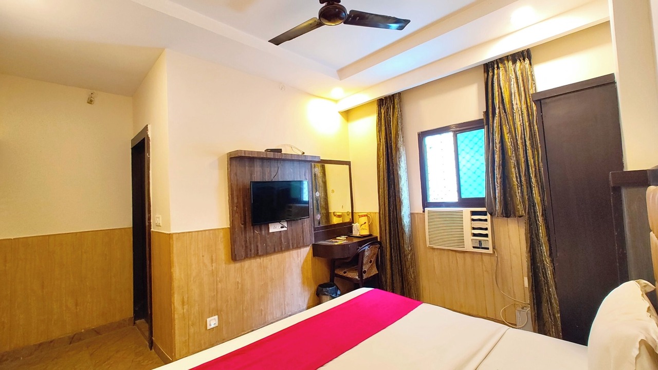 Photo of Bedroom in Charbagh