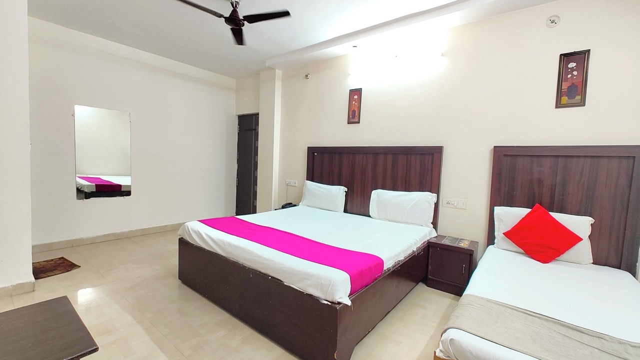 Photo of Bedroom in Charbagh