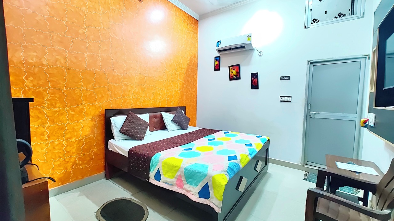 Photo of Bedroom in Charbagh