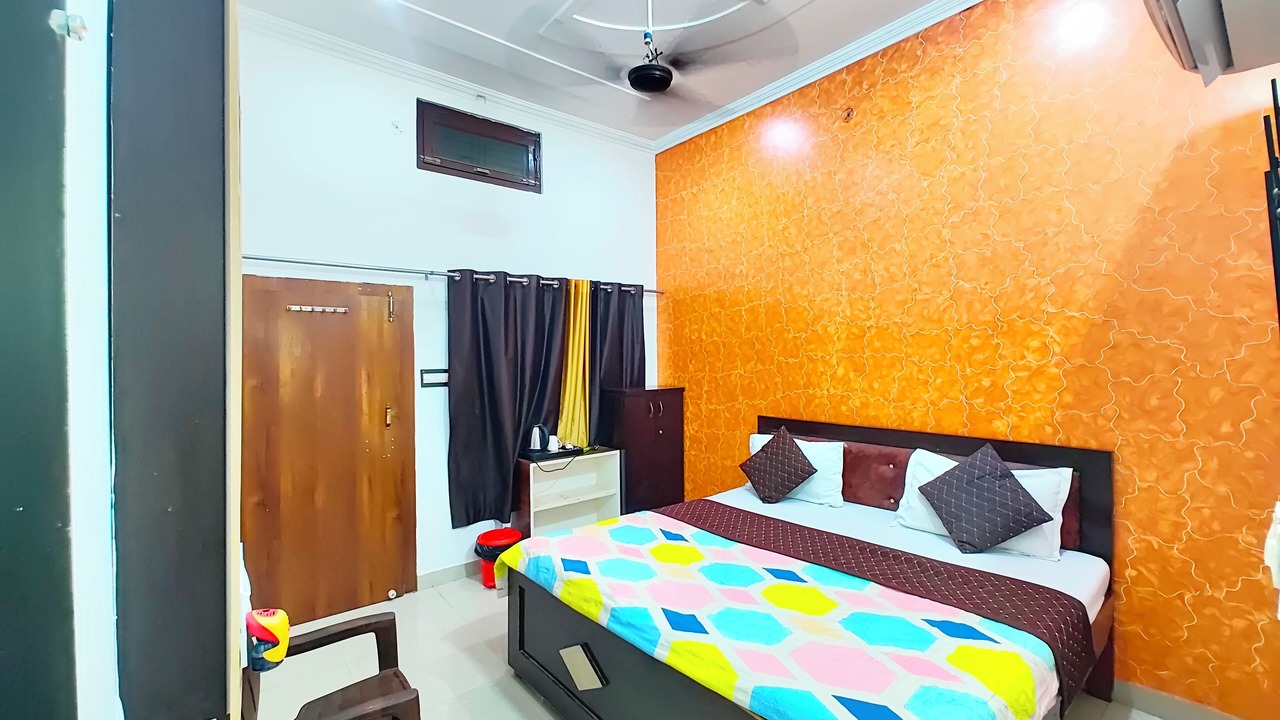 Photo of Bedroom in Charbagh
