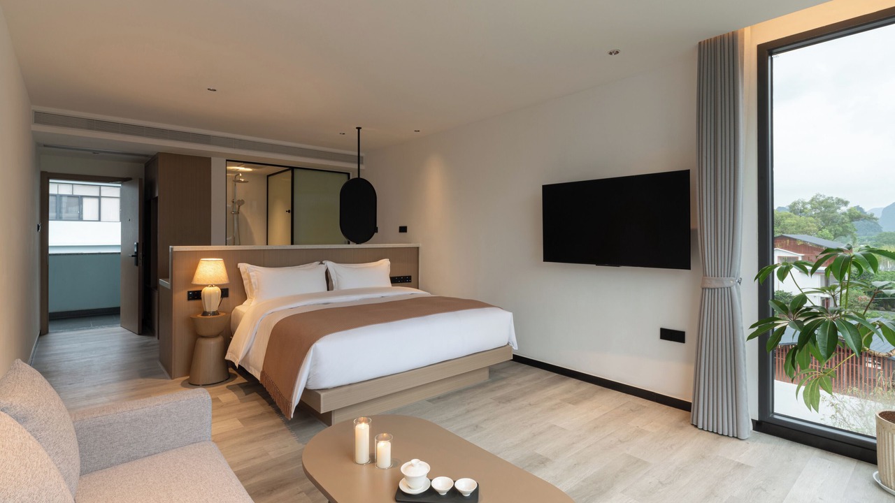 Photo of Bedroom in Ten Mile Gallery