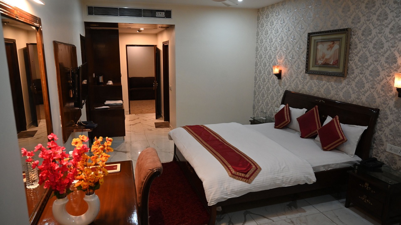 Photo of Bedroom in Hasanpur