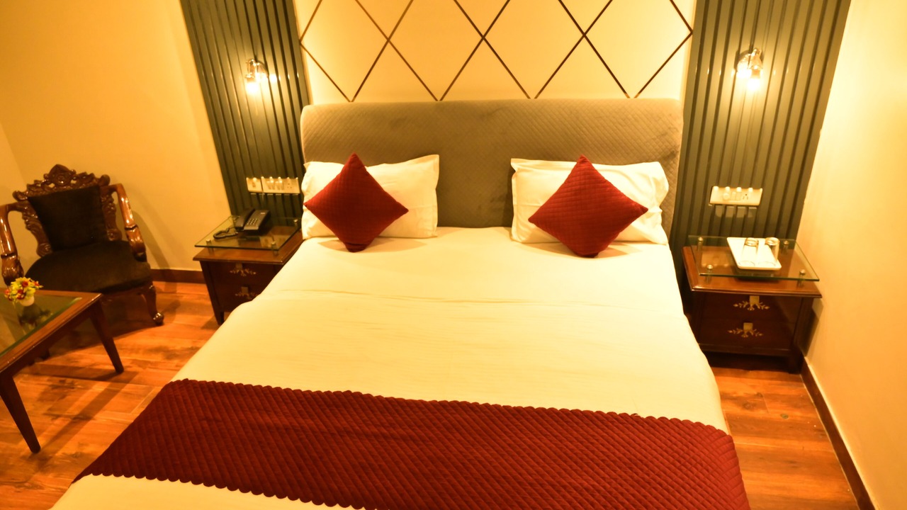 Photo of Bedroom in Hasanpur