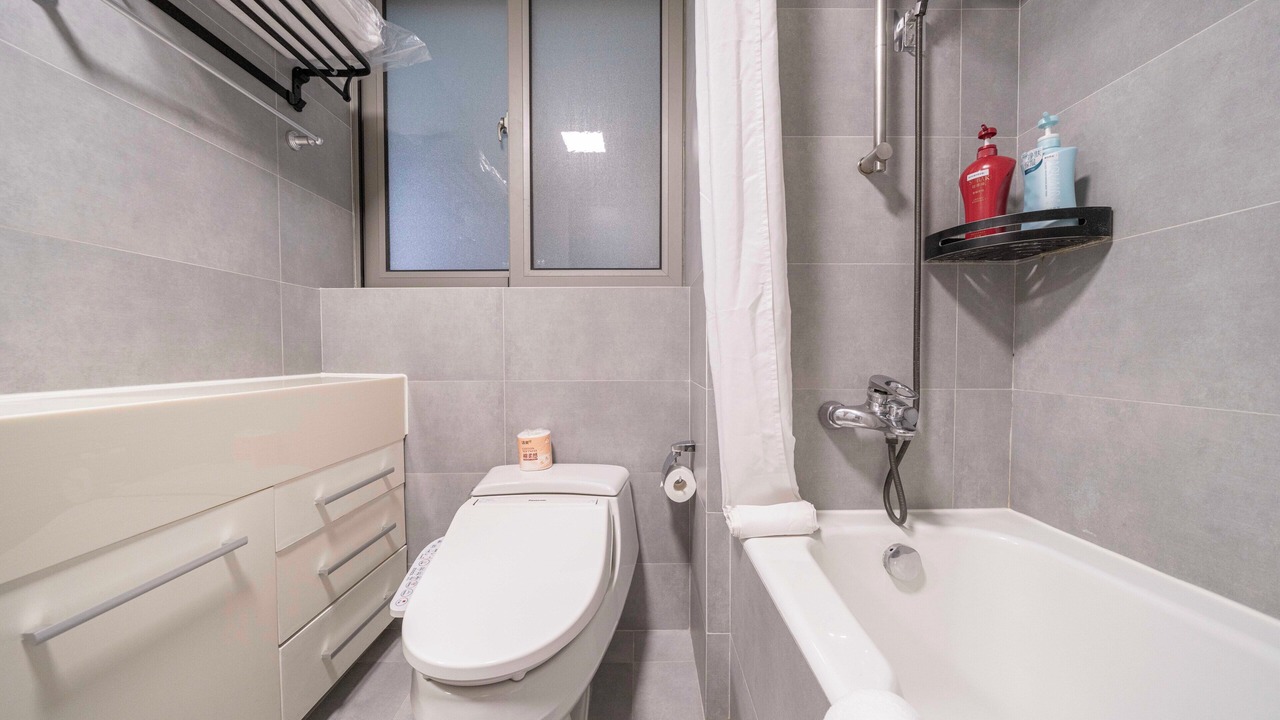 Photo of Bathroom in Xujiahui