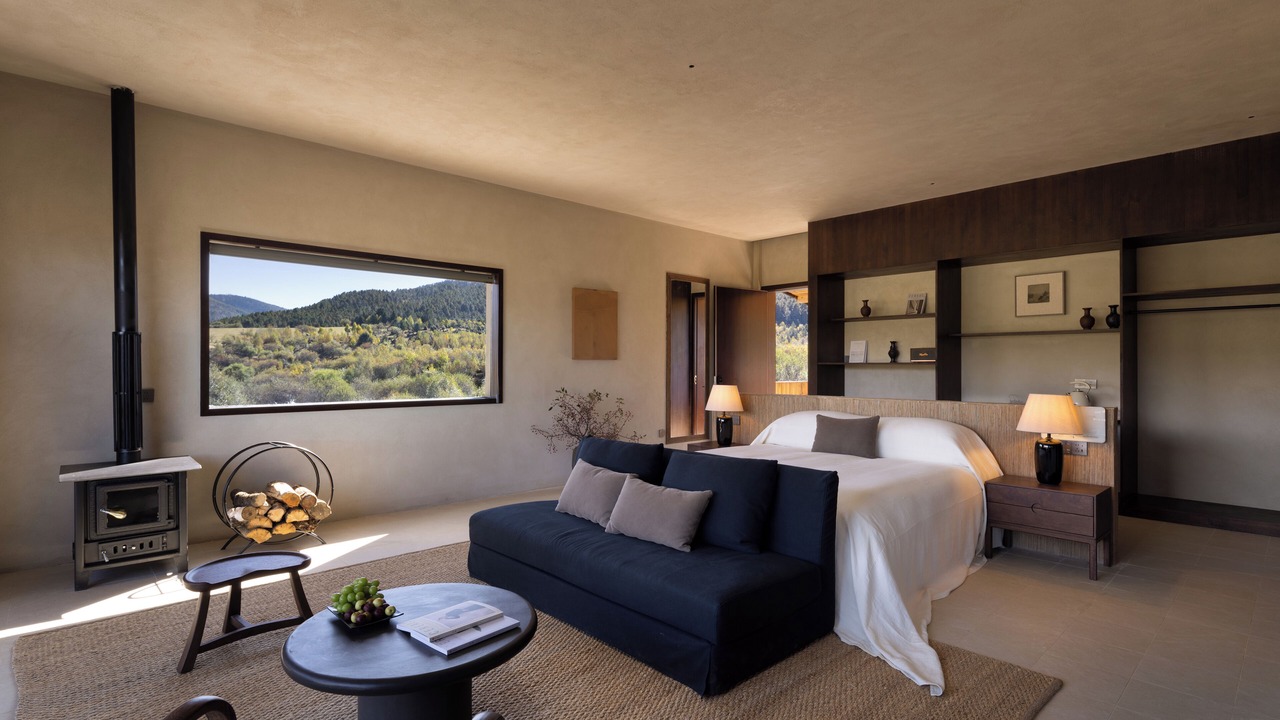 Photo of Bedroom in Shangri-La