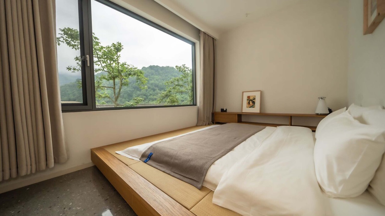 Photo of Bedroom in Emeishan