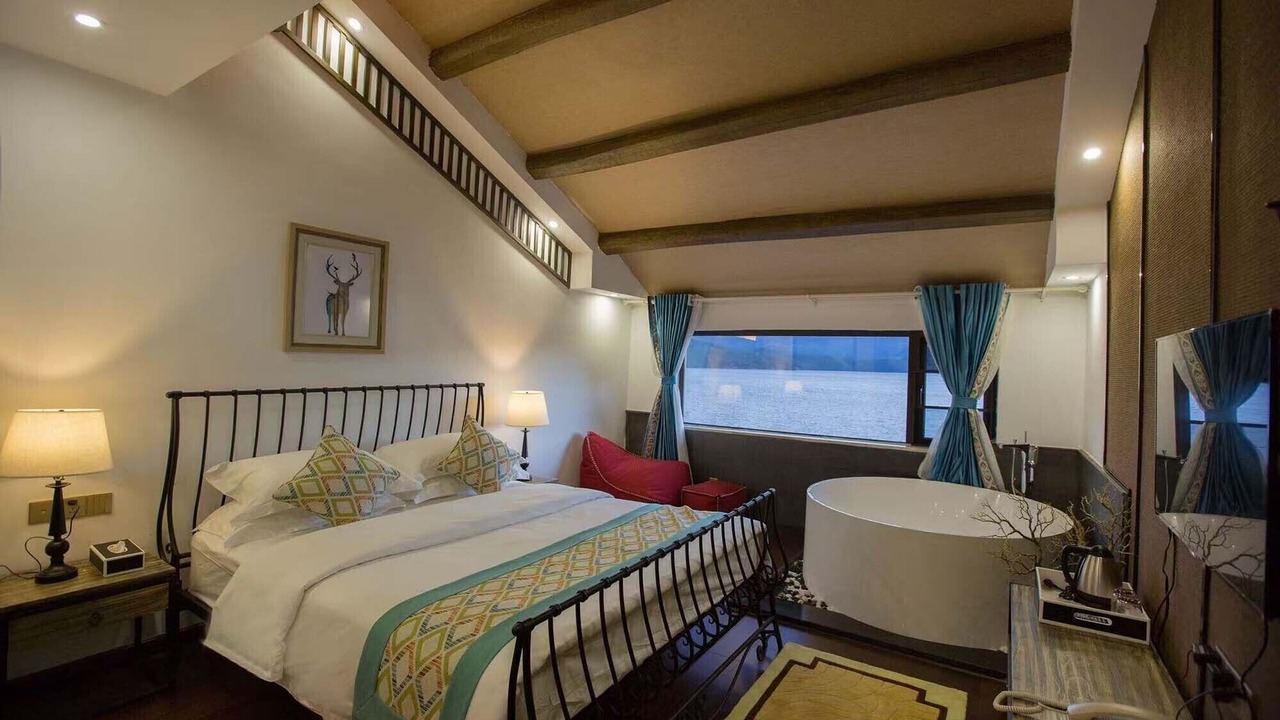 Photo of Bedroom in Lugu Lake - Yanyuan