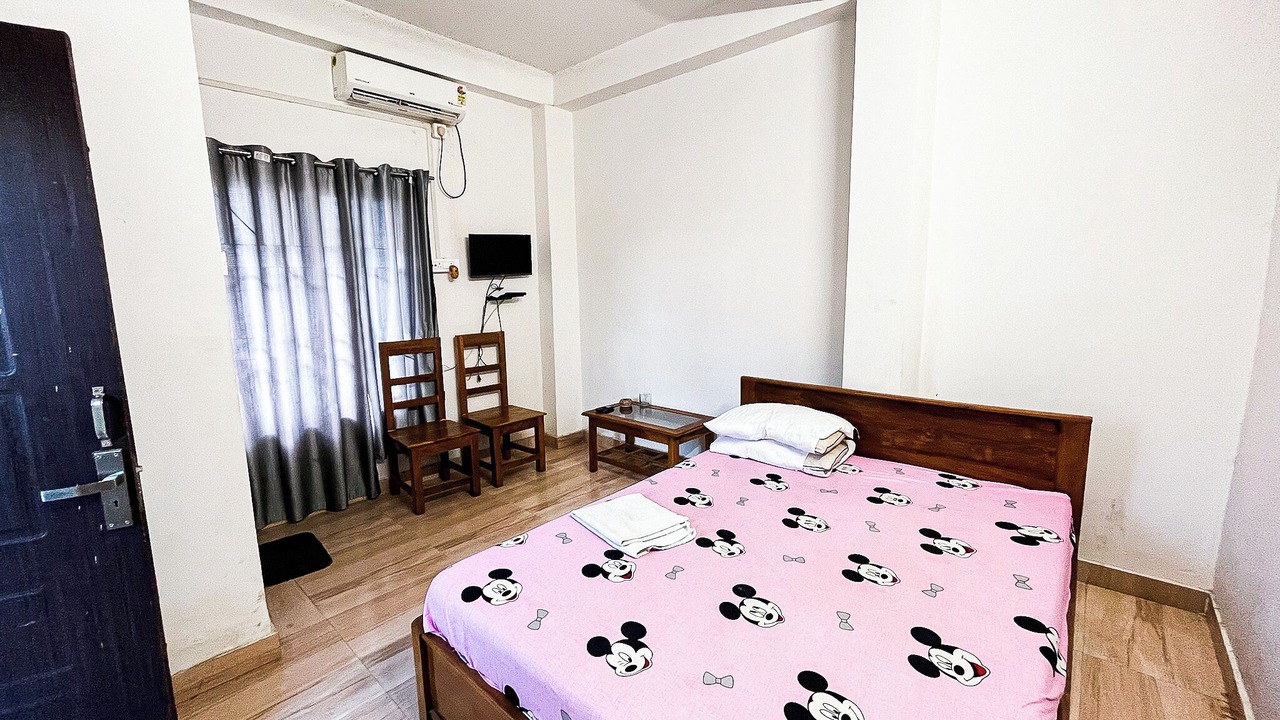 Photo of Bedroom in Sualkuchi