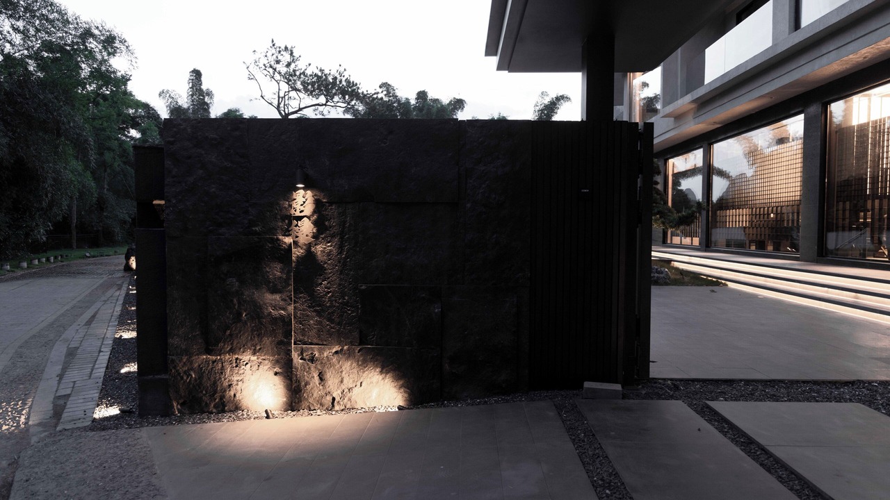 Photo of Outdoor in Ten Mile Gallery