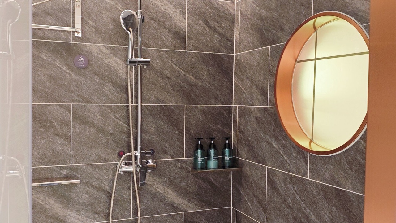 Photo of Bathroom in North District