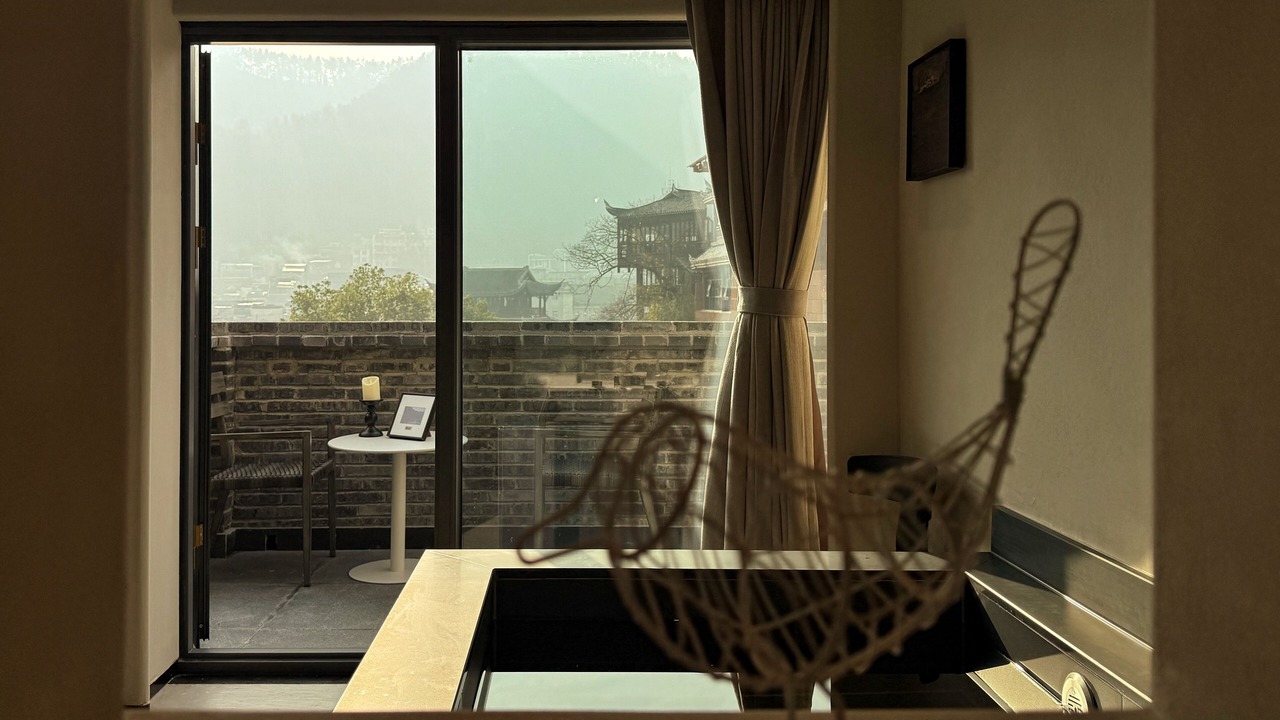 Photo of Bedroom in Fenghuang